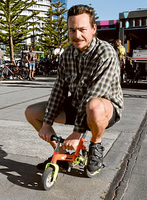 Harbour Esplanade bike party
